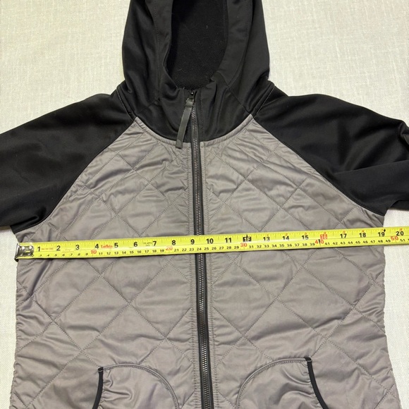 The North Face Women’s Med Grey Black Quilted Windbreaker Full Zip Hooded Jacket - Picture 6 of 9